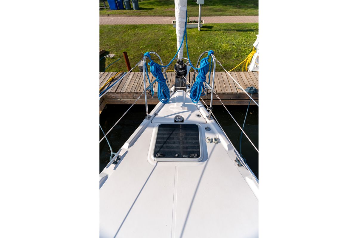 2007 Hunter 49