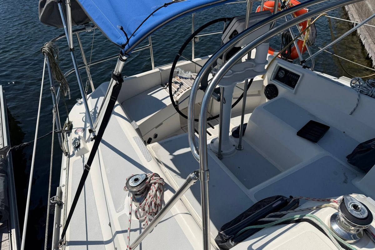 1990 Hunter 30