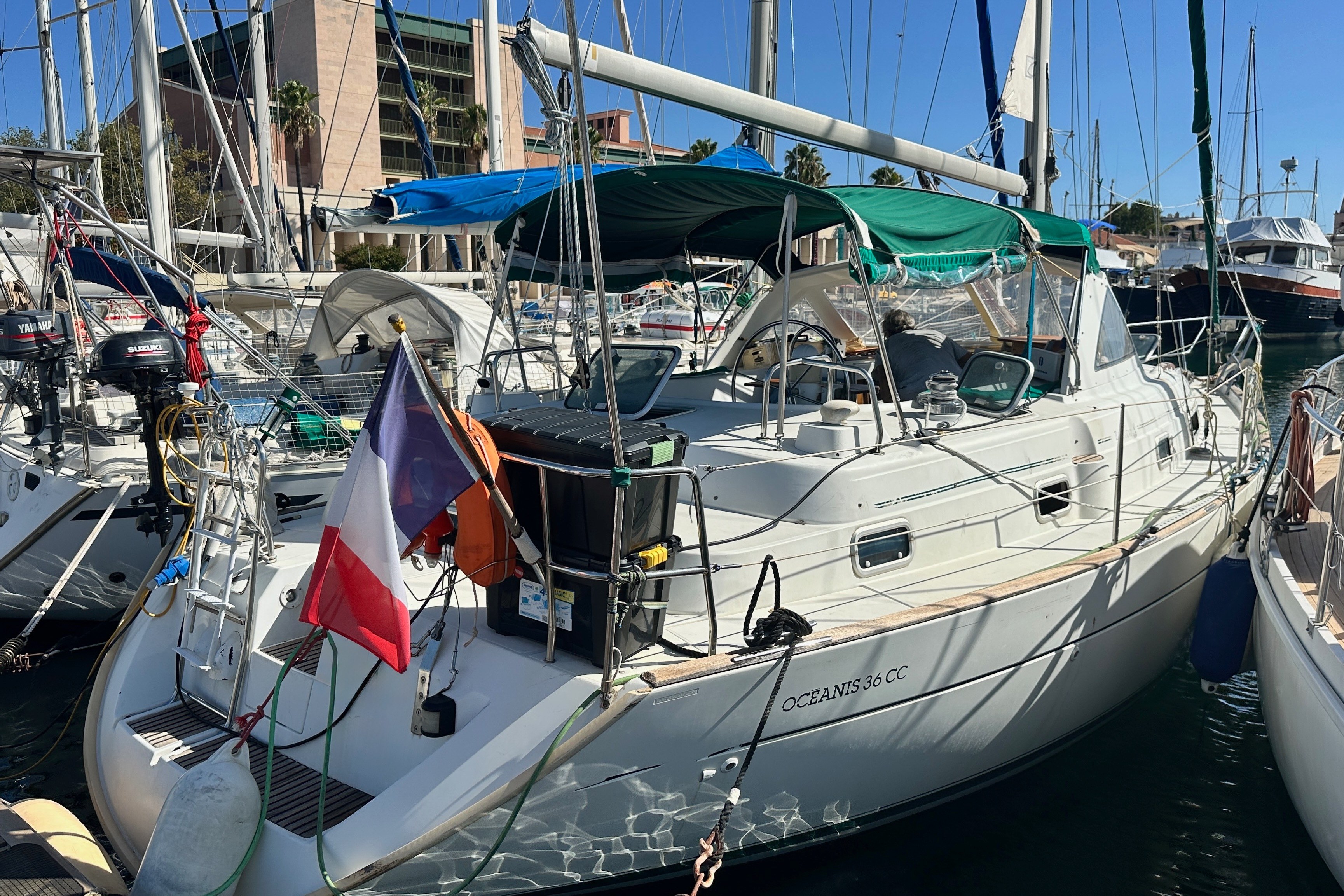 1997 Beneteau Oceanis 36 CC for sale in Martigues, Bouches-du-Rhône, France