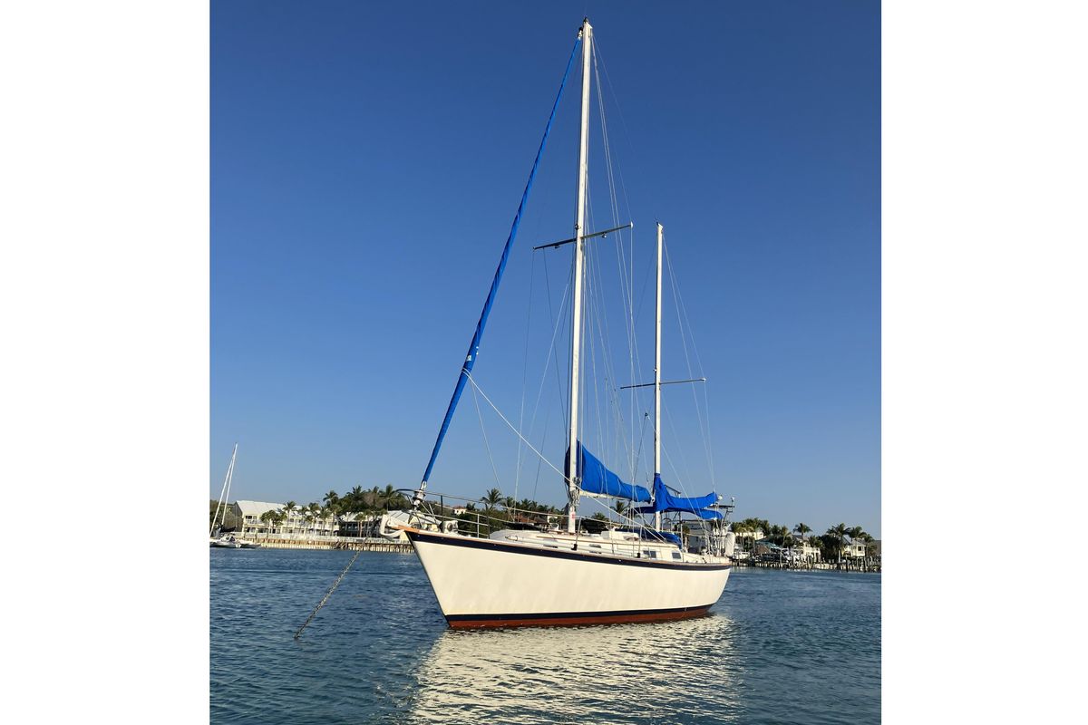 1981 Pearson 365 Ketch