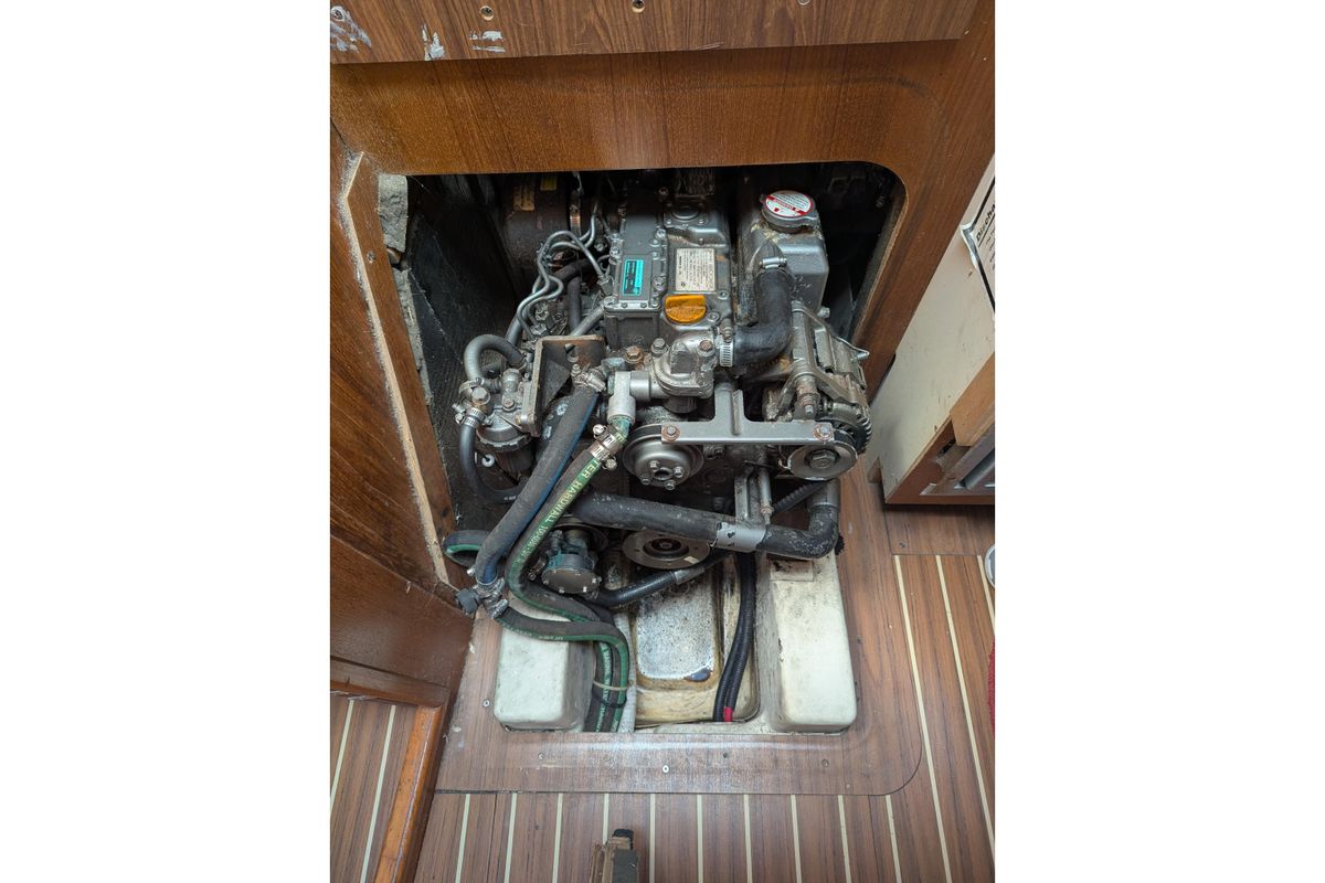 2006 Hunter 33