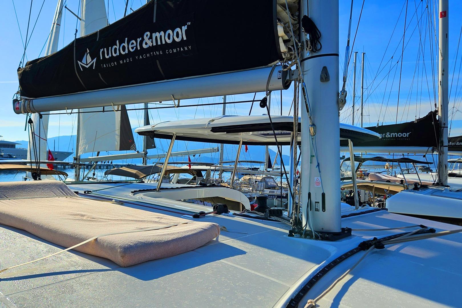 2022 Lagoon 42