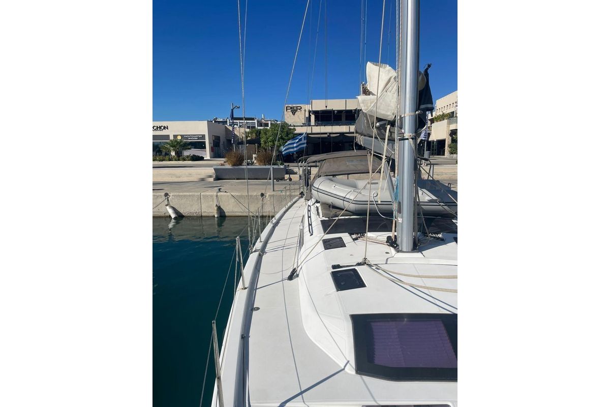 2022 Dufour 530