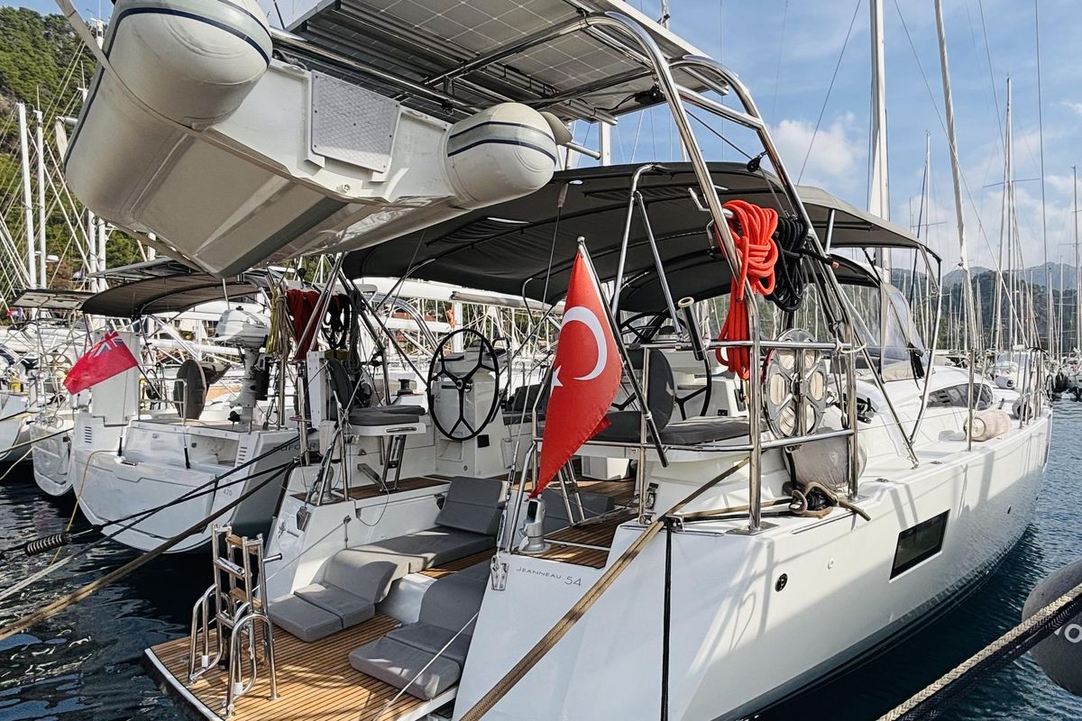 2018 Jeanneau 54