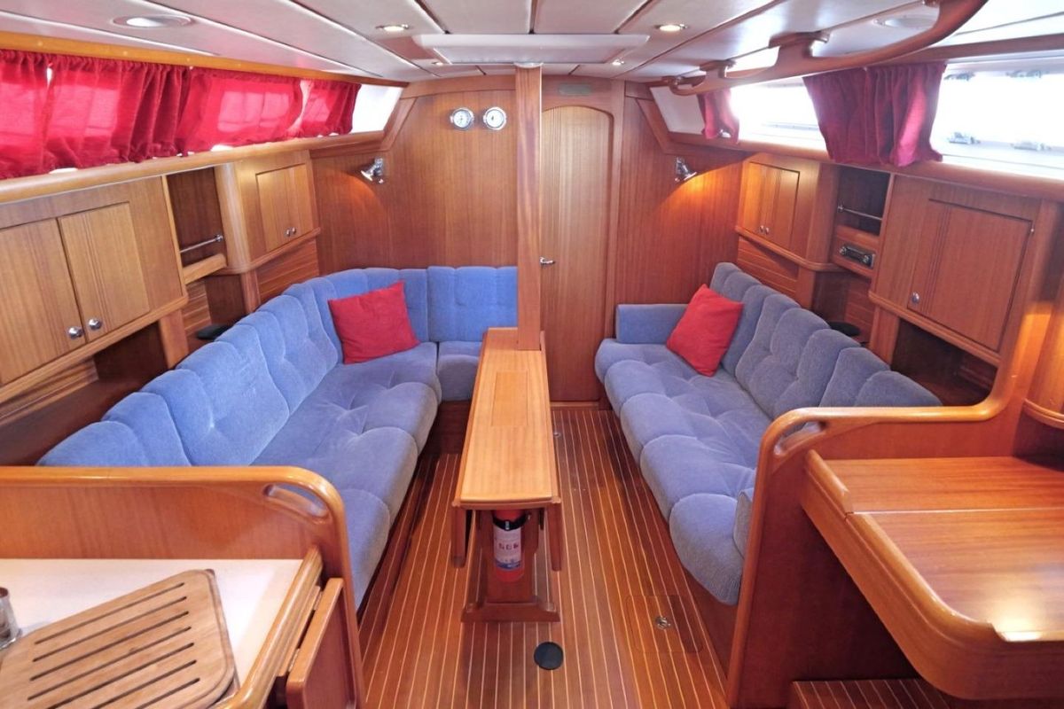 2005 Najad 380