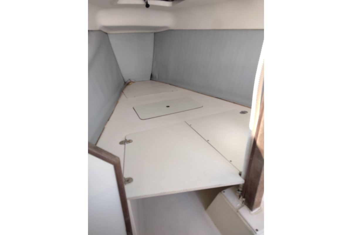 1998 Hunter 240