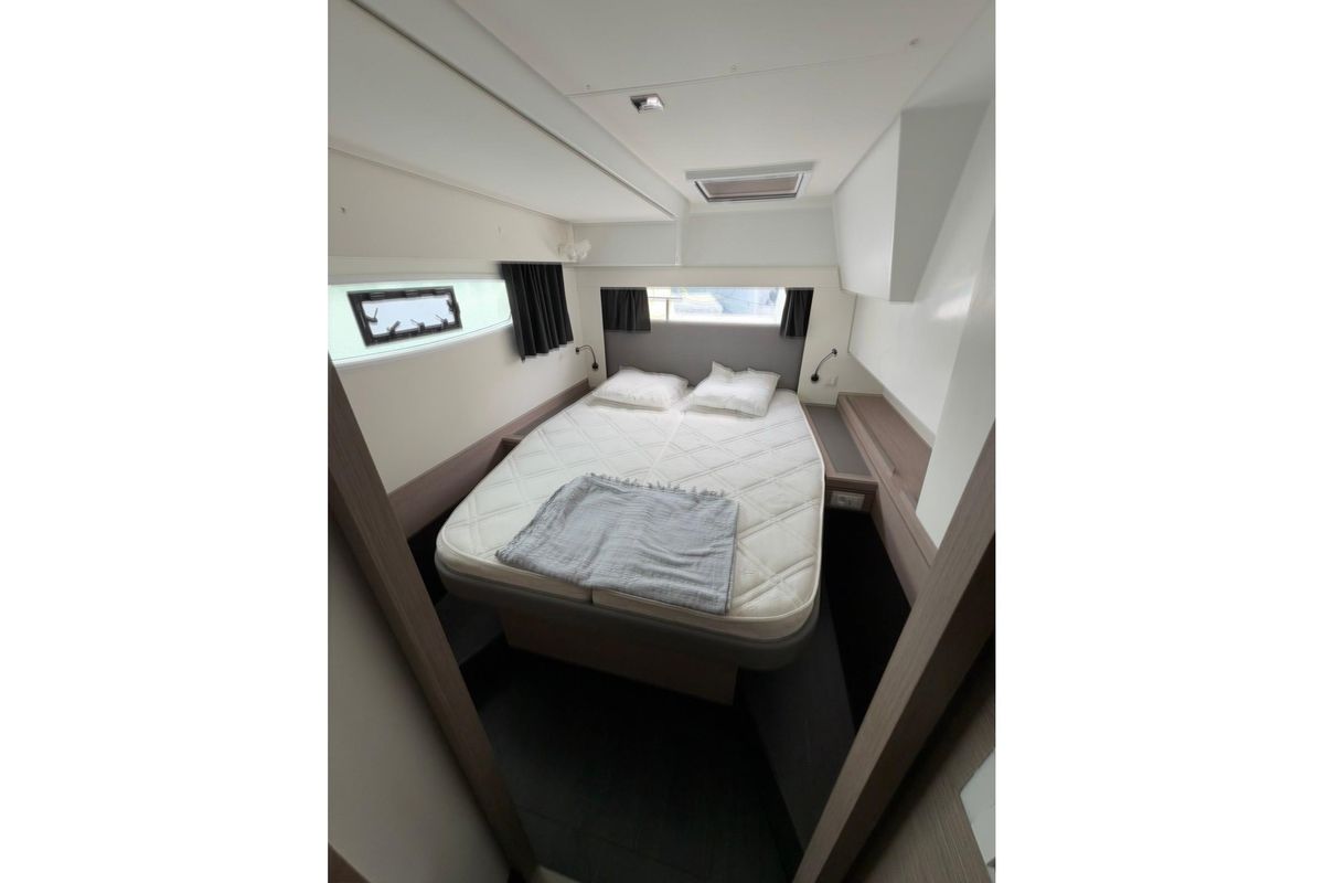 2020 Fountaine Pajot Saona 47