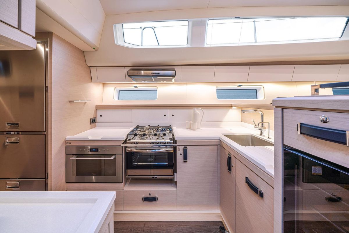 2023 Jeanneau 65