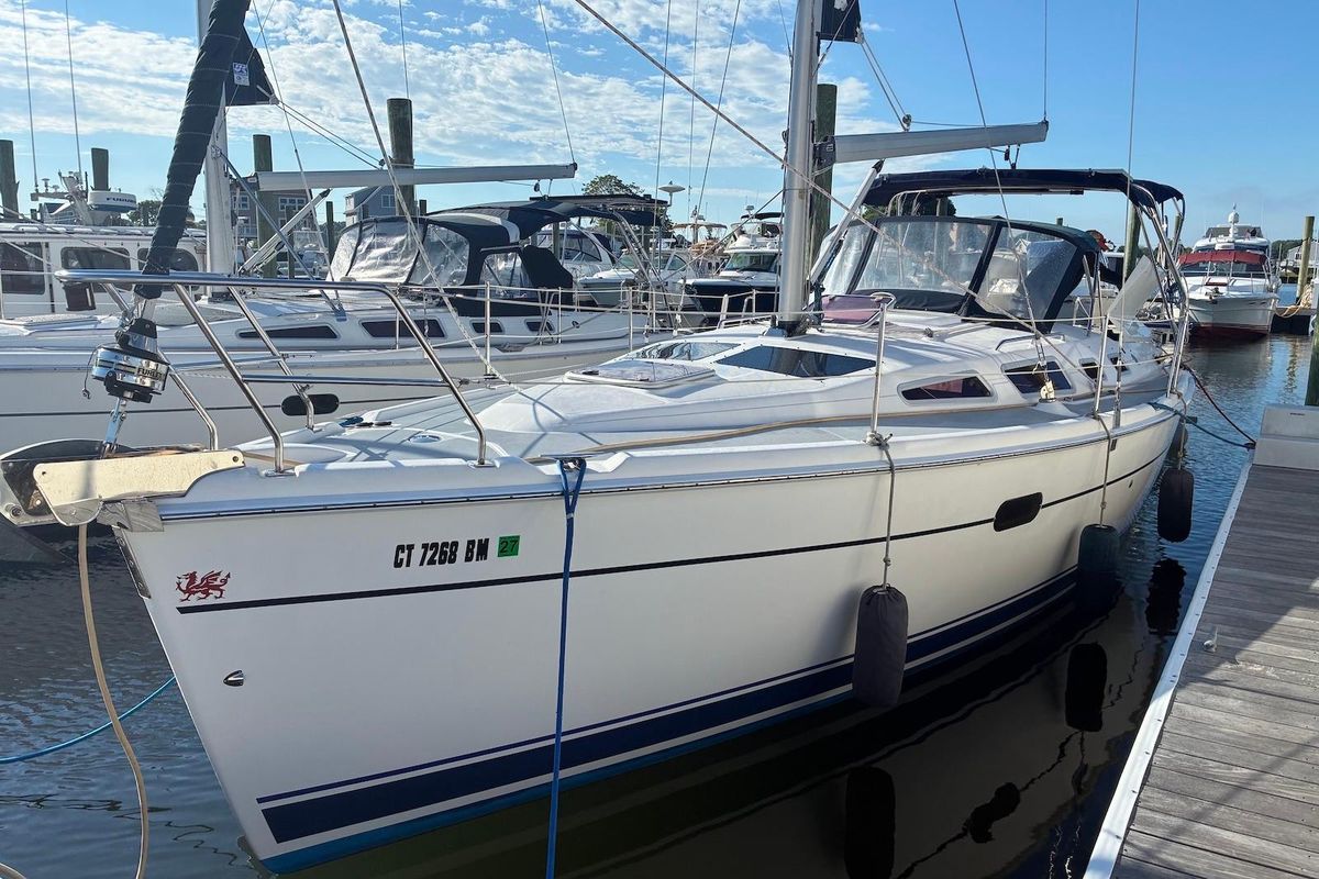 2004 Hunter 36