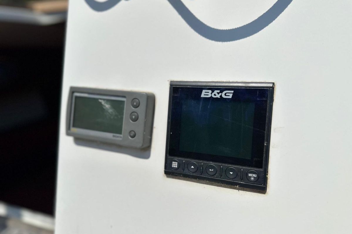 2004 AP Yachting Solenn 23
