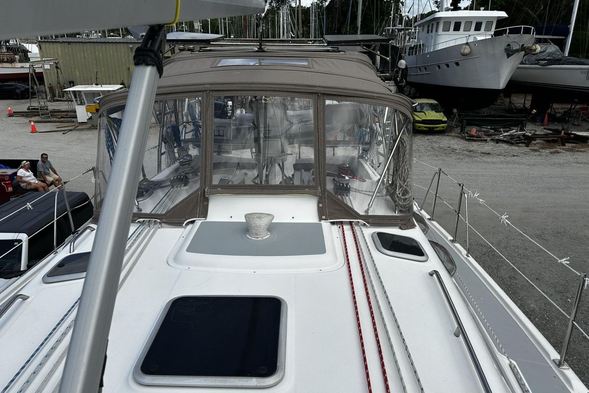 2004 Hunter 41 Aft Cockpit
