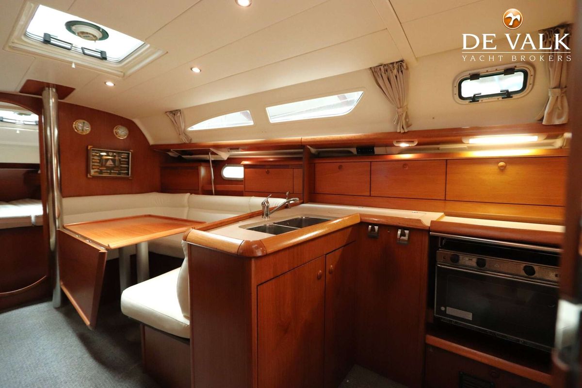 2003 Jeanneau Sun Odyssey 37