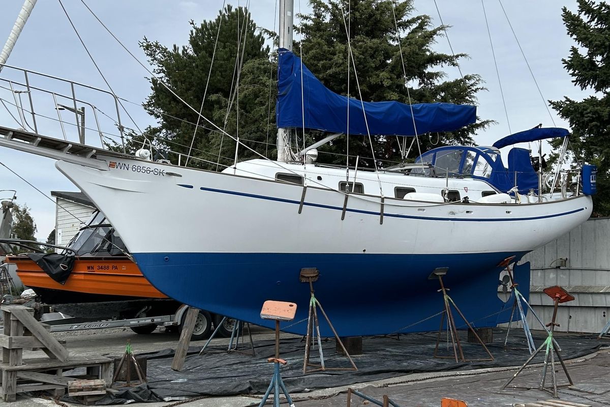 1980 Island Trader 37 for sale in Bremerton, Washington 37 ft