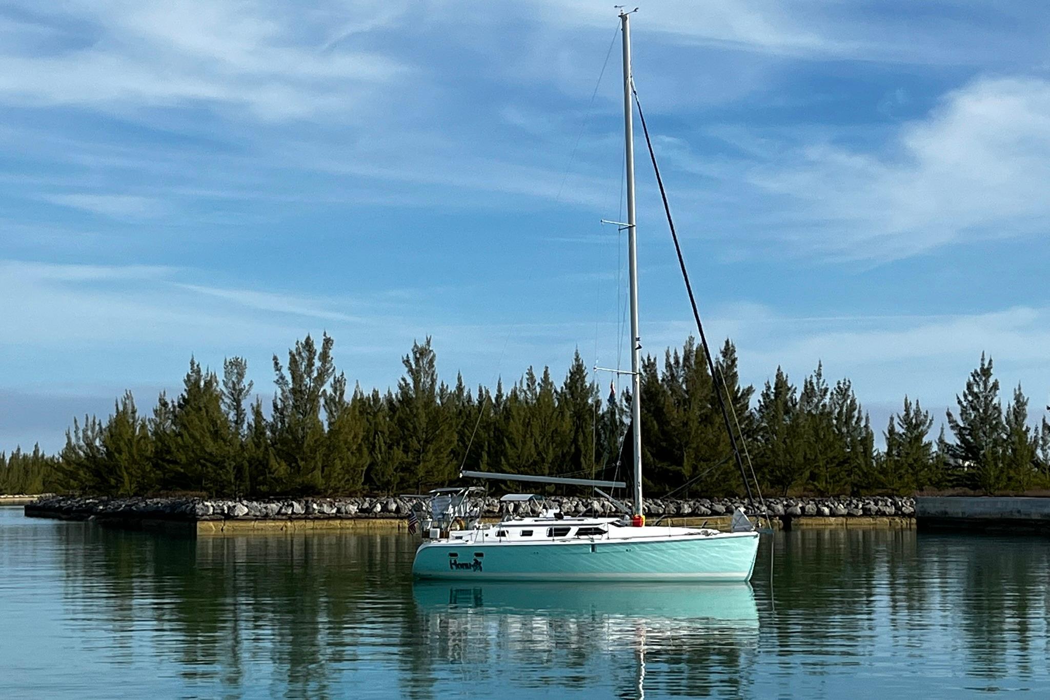 2006 Hunter 41 Deck Salon