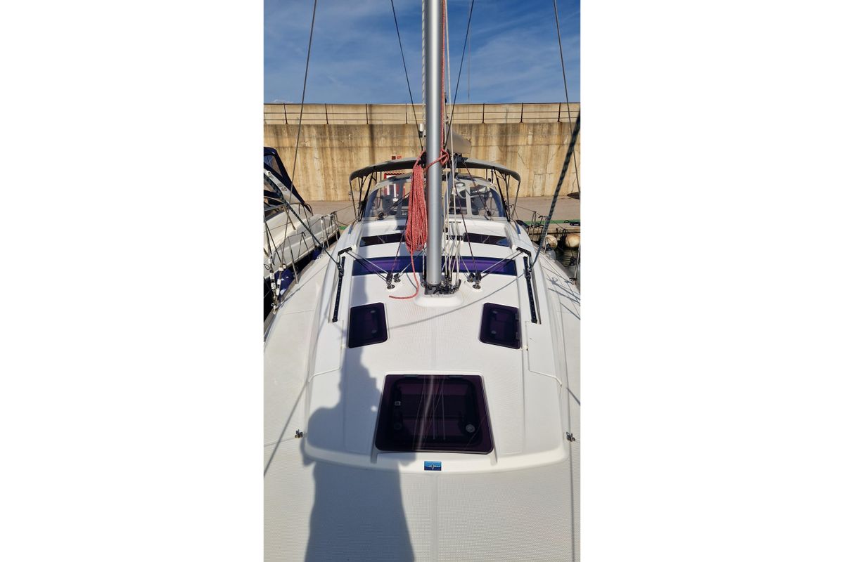 2021 Bavaria Vision 42