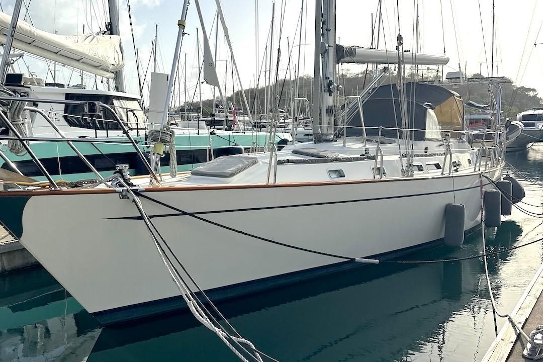 2006 Tayana 48