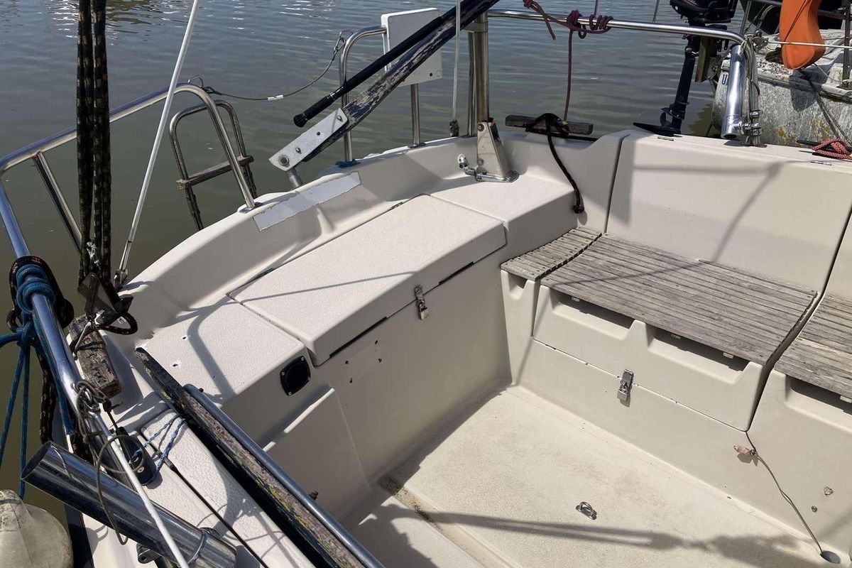 1988 Beneteau Evasion 25 for sale in Avilés, Asturias, Spain 26 ft