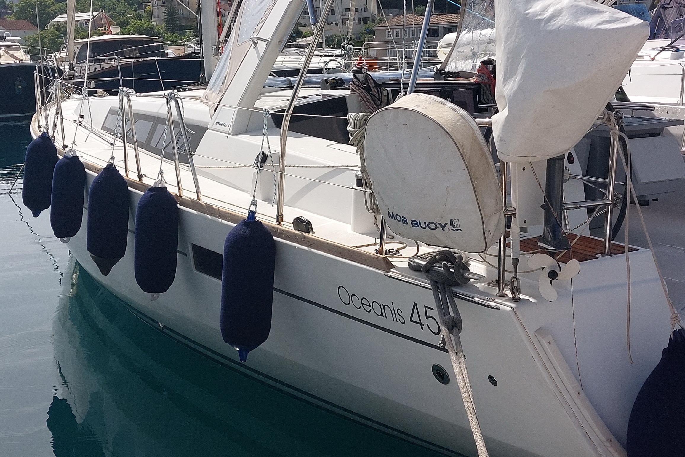 2012 Beneteau Oceanis 45 Boats