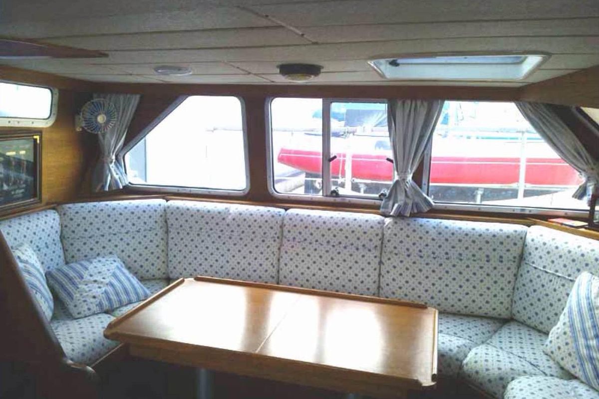 1985 Siltala Nauticat 40 Sloop