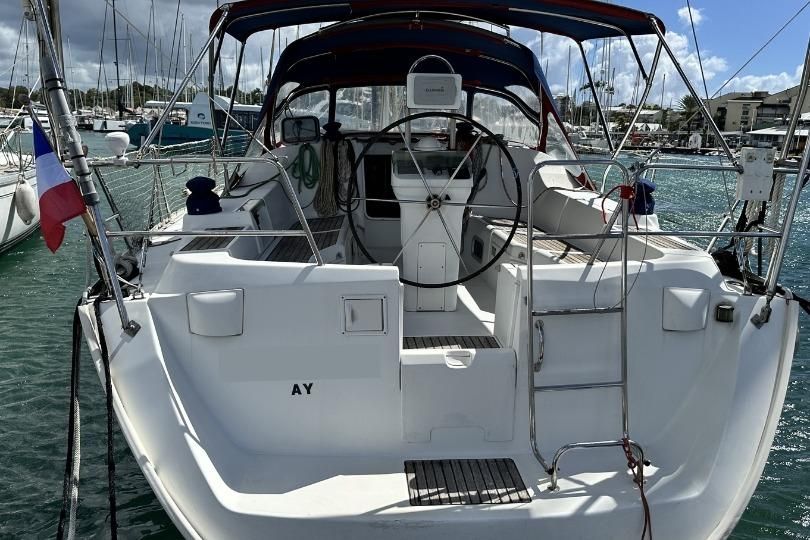 2002 Beneteau Oceanis Clipper 393 for sale in Pointe-à-Pitre, Guadeloupe 38 ft