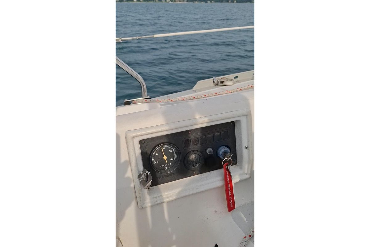 1989 Hunter 30