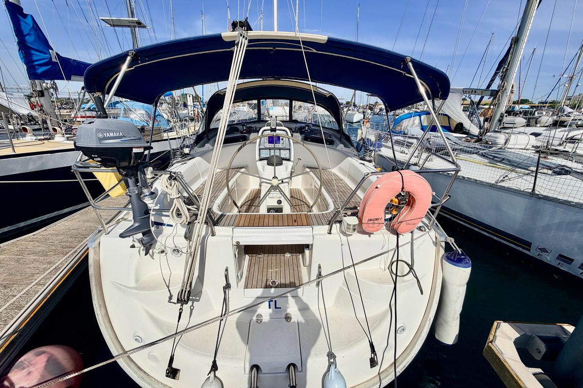 2006 Bavaria Cruiser 37