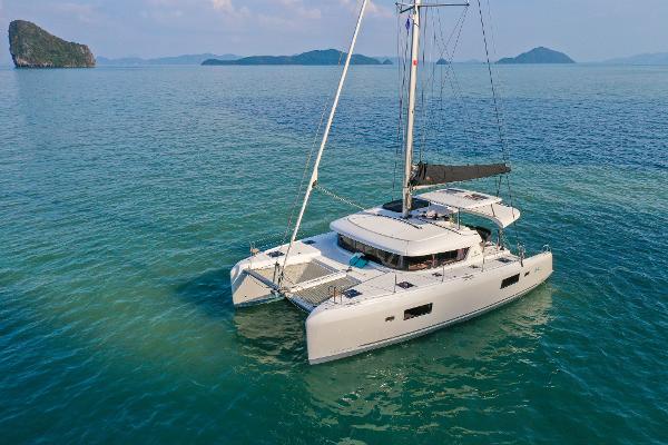 2020 Lagoon 42 Boats