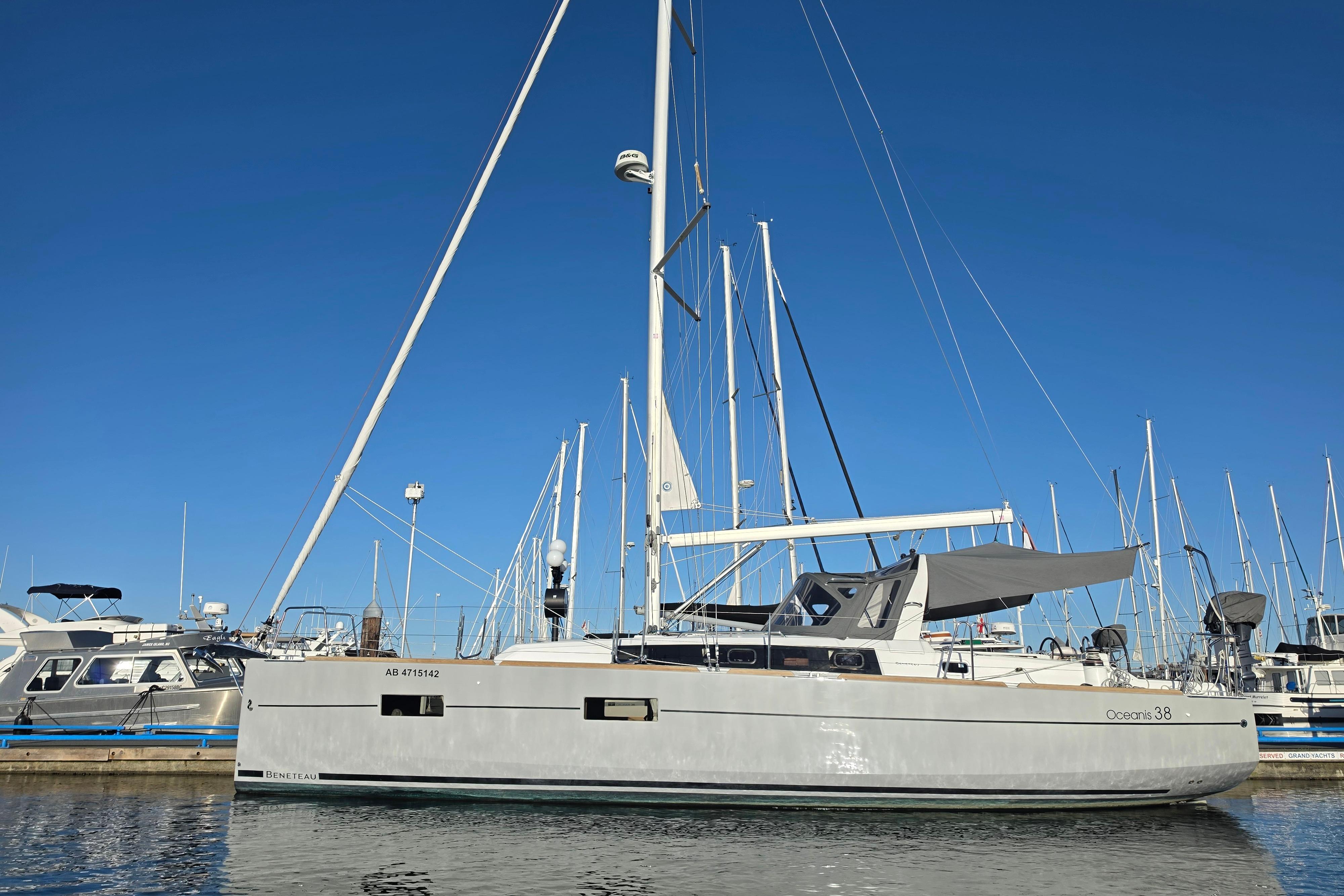 2016 Beneteau Oceanis 38 Boats