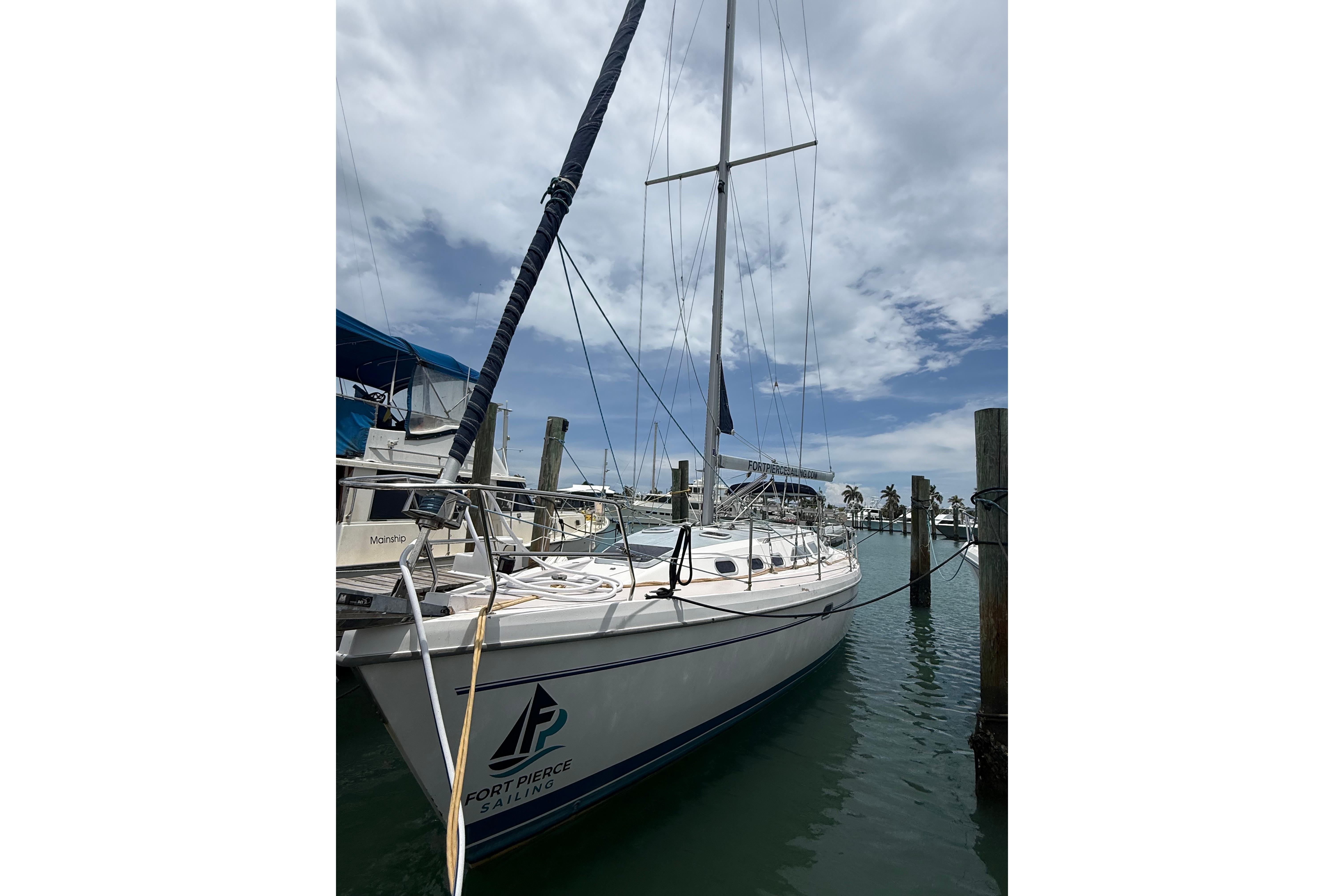 2001 Catalina 390 for sale in Fort Pierce, Florida