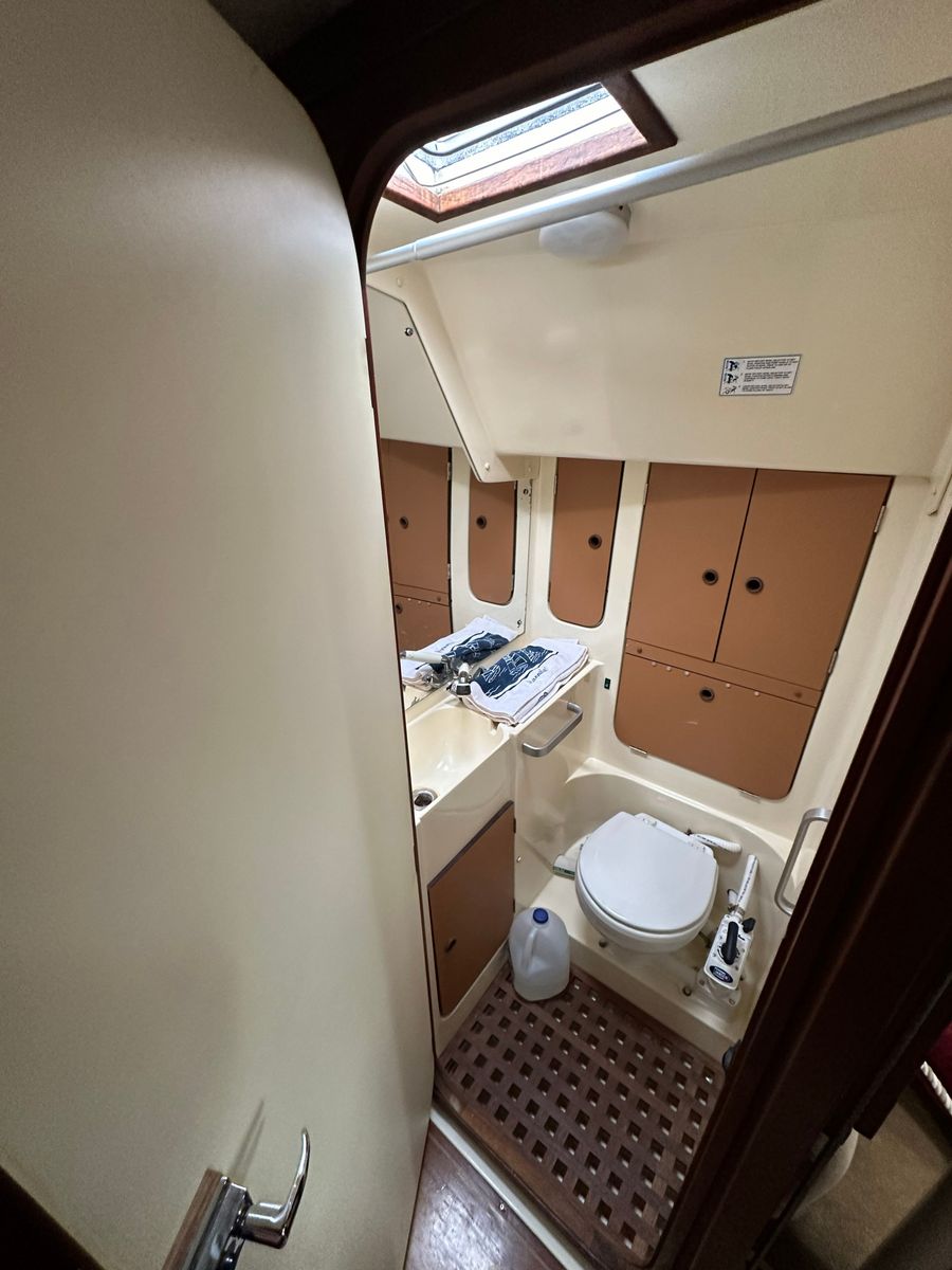 1983 Canadian Sailcraft Cs33