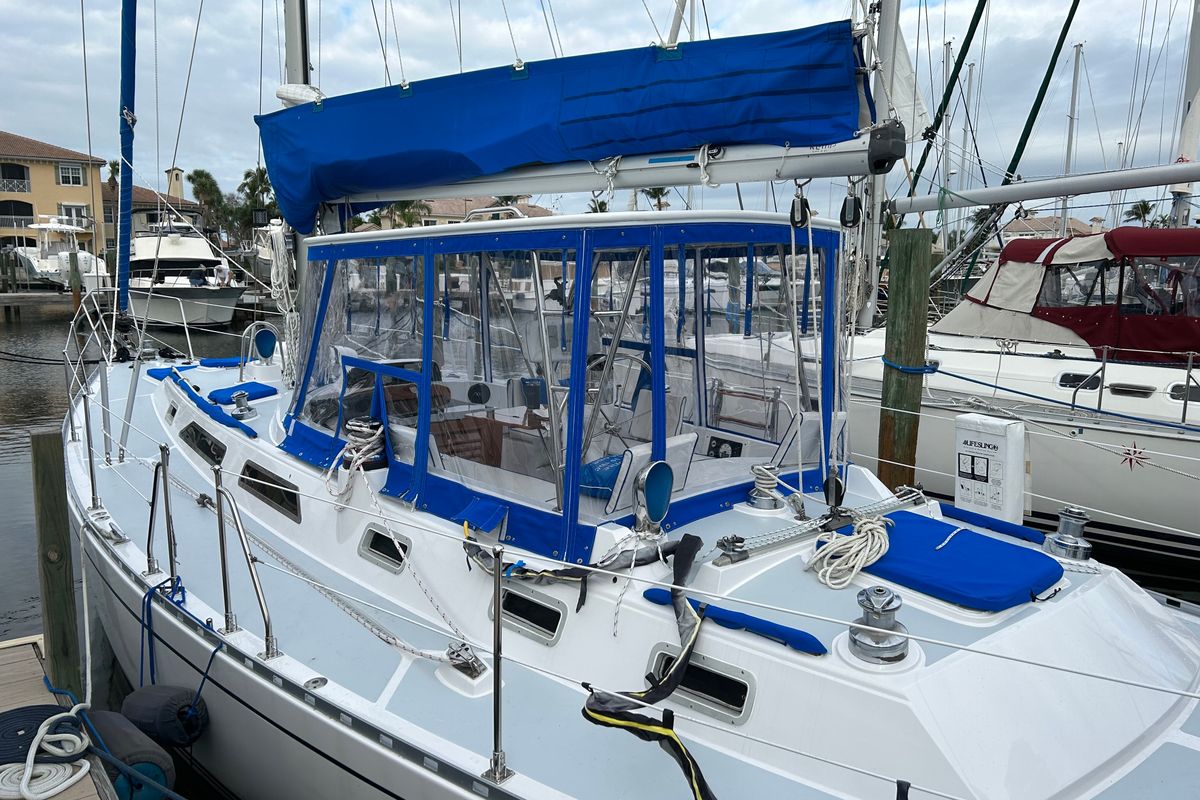1989 Hylas 44