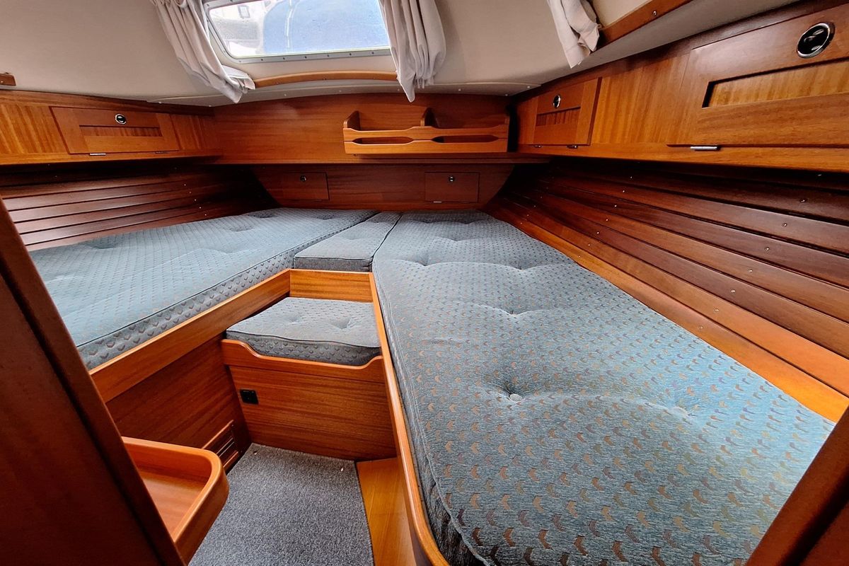 2001 Hallberg-Rassy 39