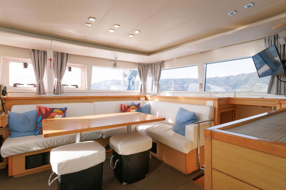 2011 Lagoon 450