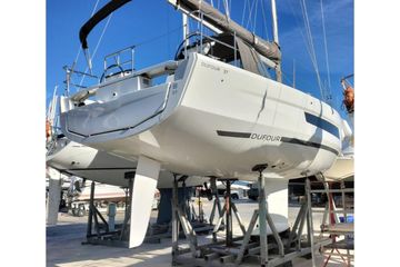 2024 Dufour 37 Boats