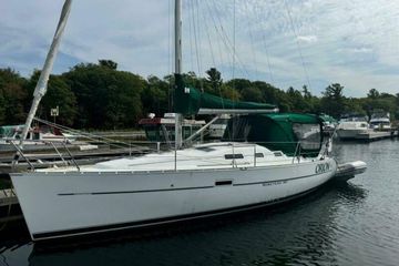 2006 Beneteau 323 Boats