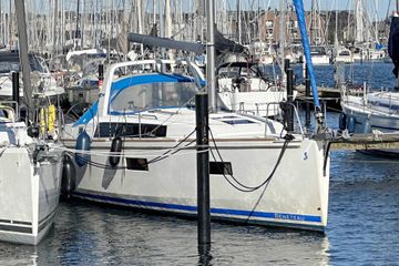 2016 Beneteau Oceanis 38 Boats