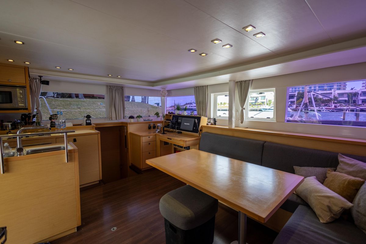 2012 Lagoon 450 F for sale in Cancún, Mexico 45 ft
