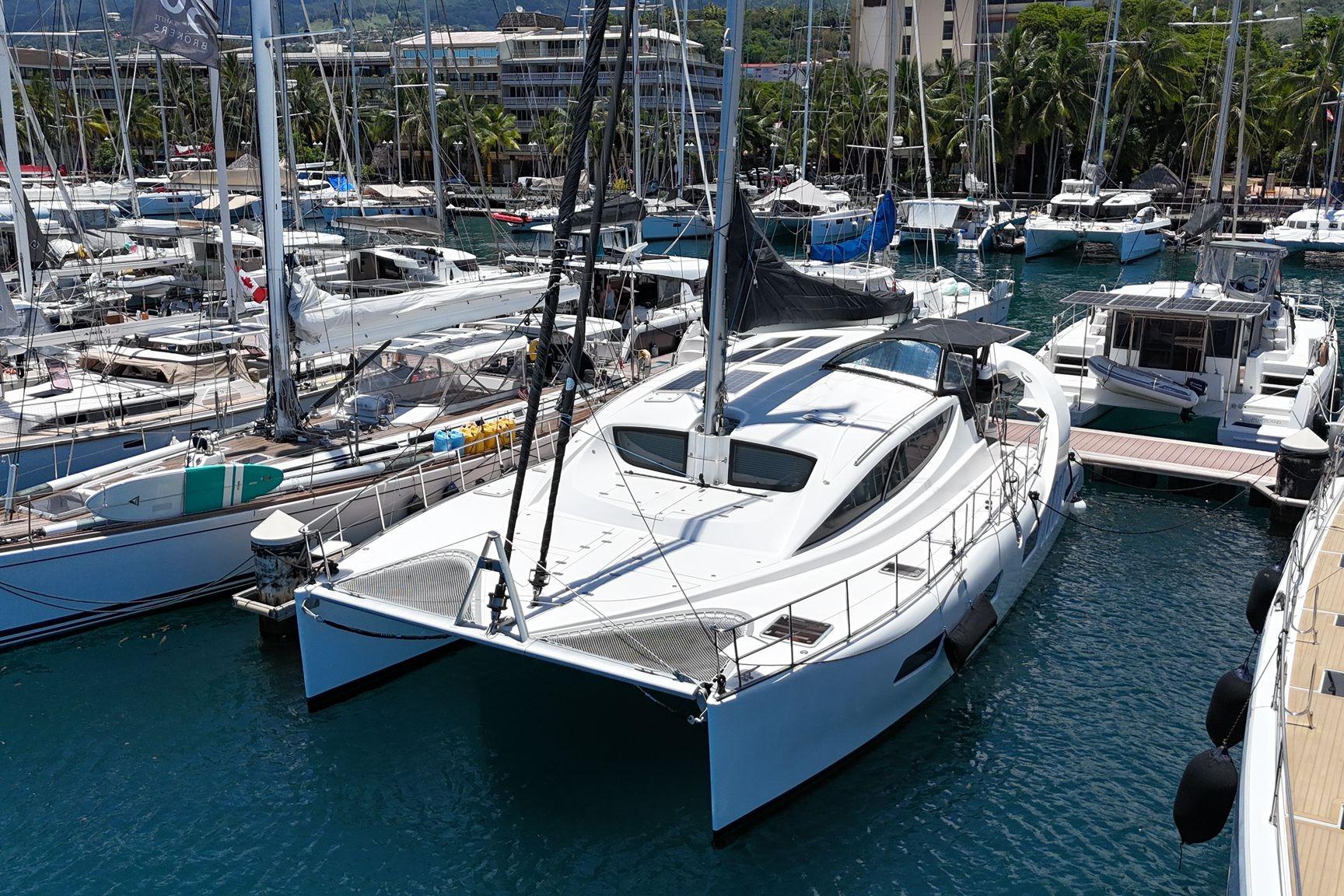 2017 Xquisite Yachts X5