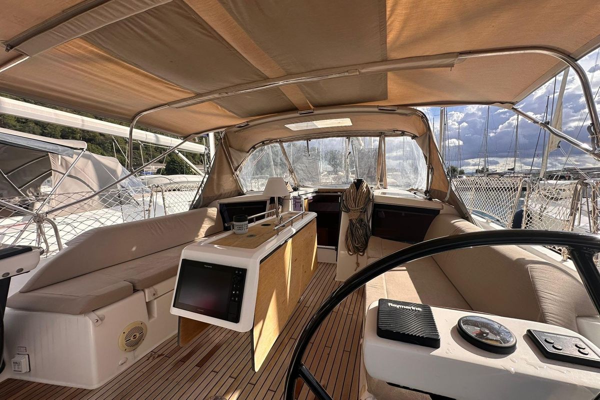2021 Dufour 430