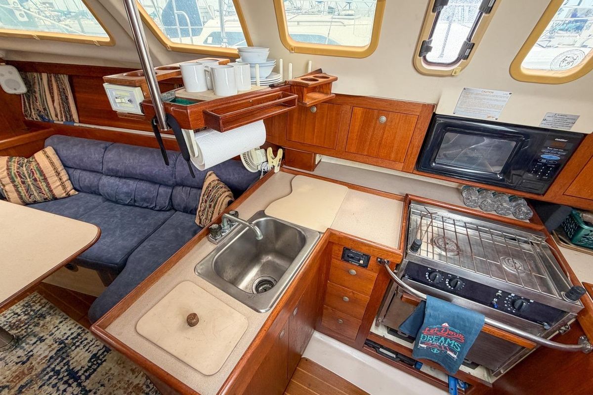 1999 Hunter 310