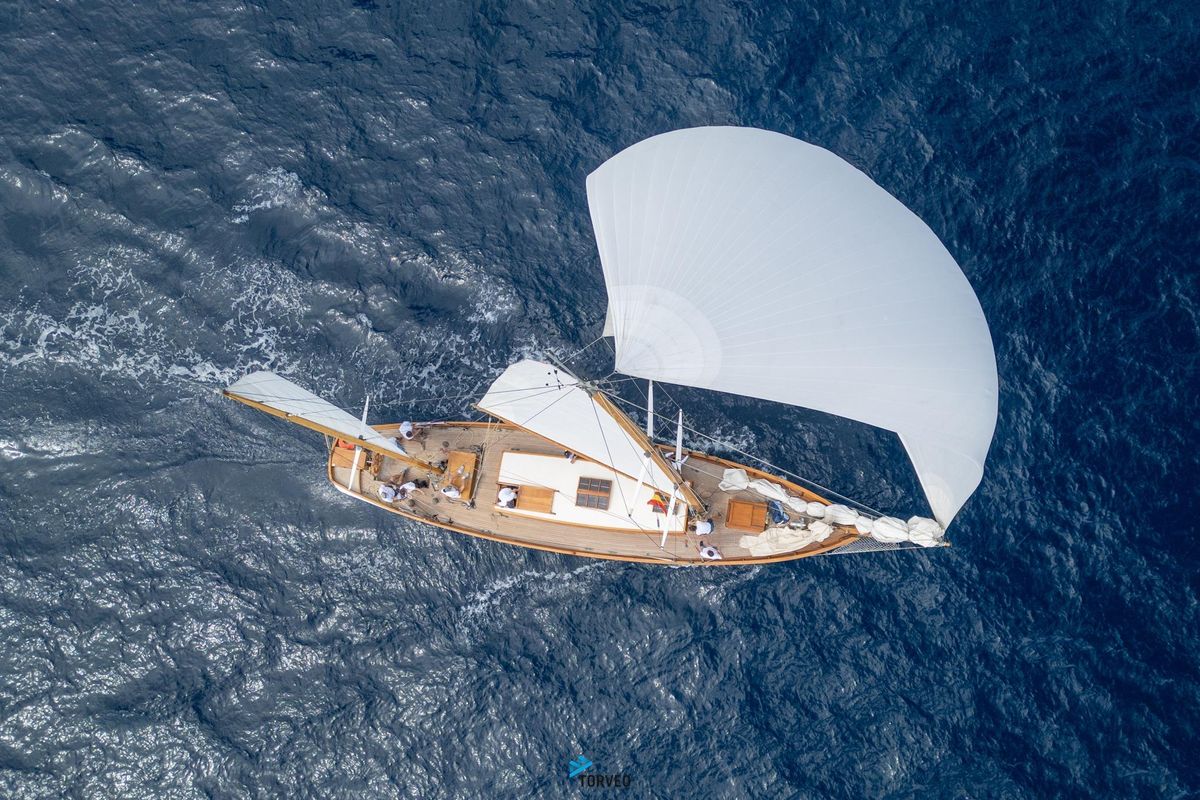 1953 Herreshoff 58