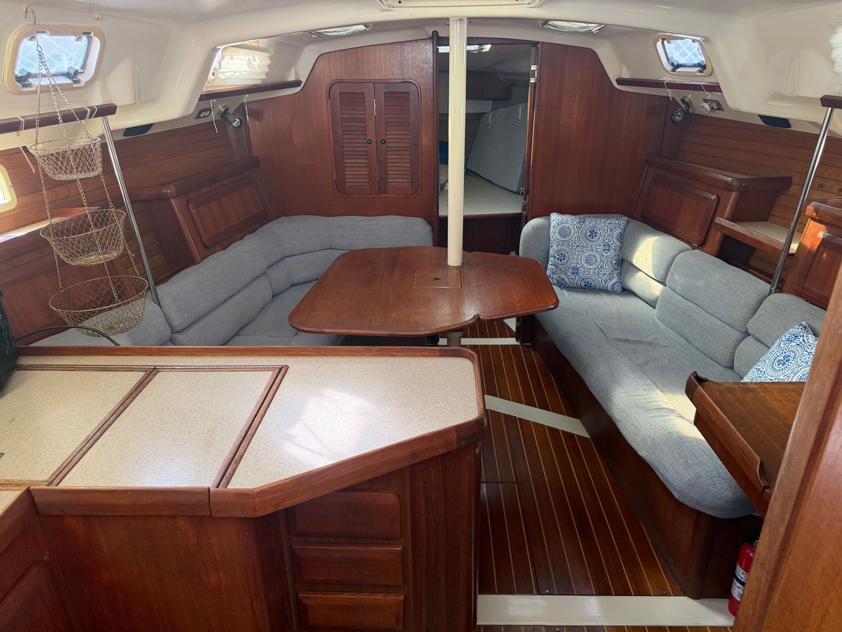 1996 Hunter 37.5