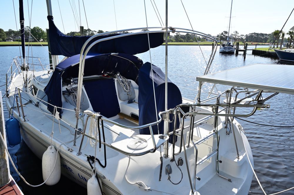 2000 Catalina 320