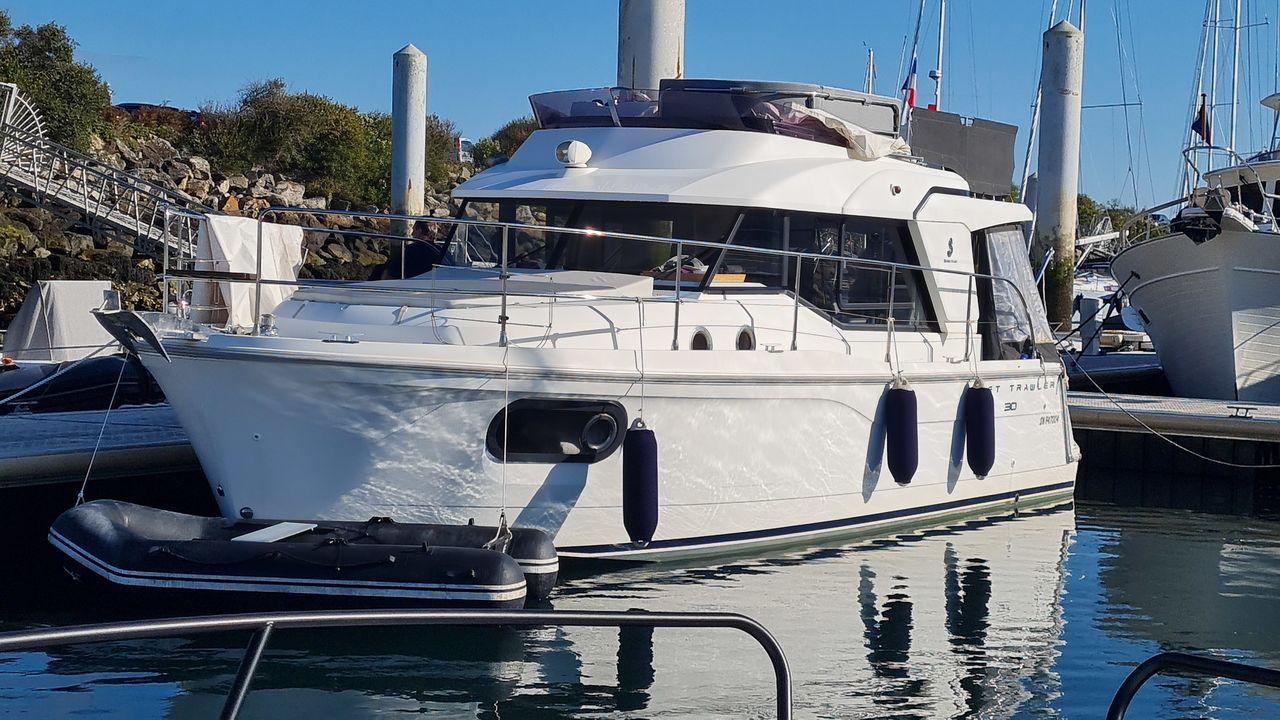 2017 Beneteau Swift Trawler 30