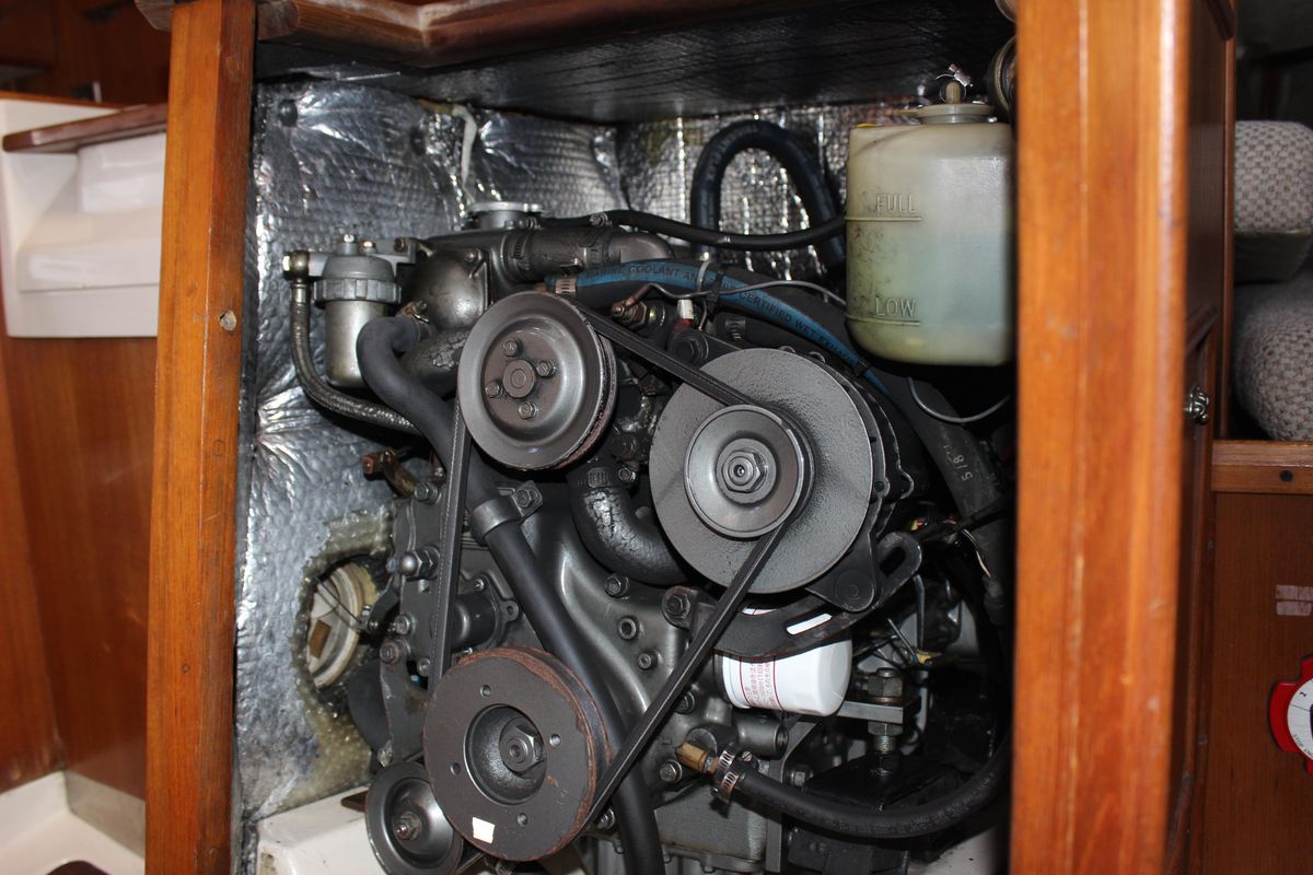 1988 Hunter 33.5