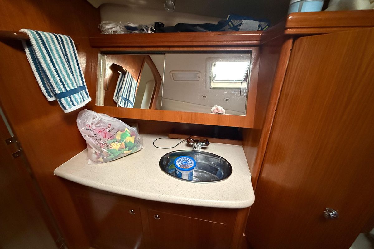 2005 Hunter 41