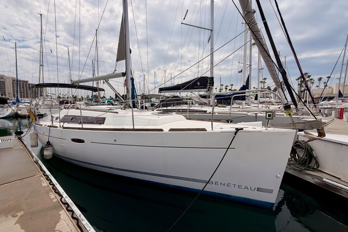 2010 Beneteau Oceanis 34