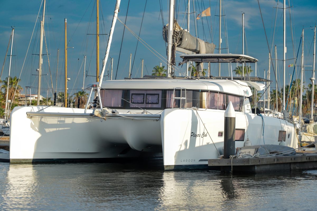 2021 Lagoon 42