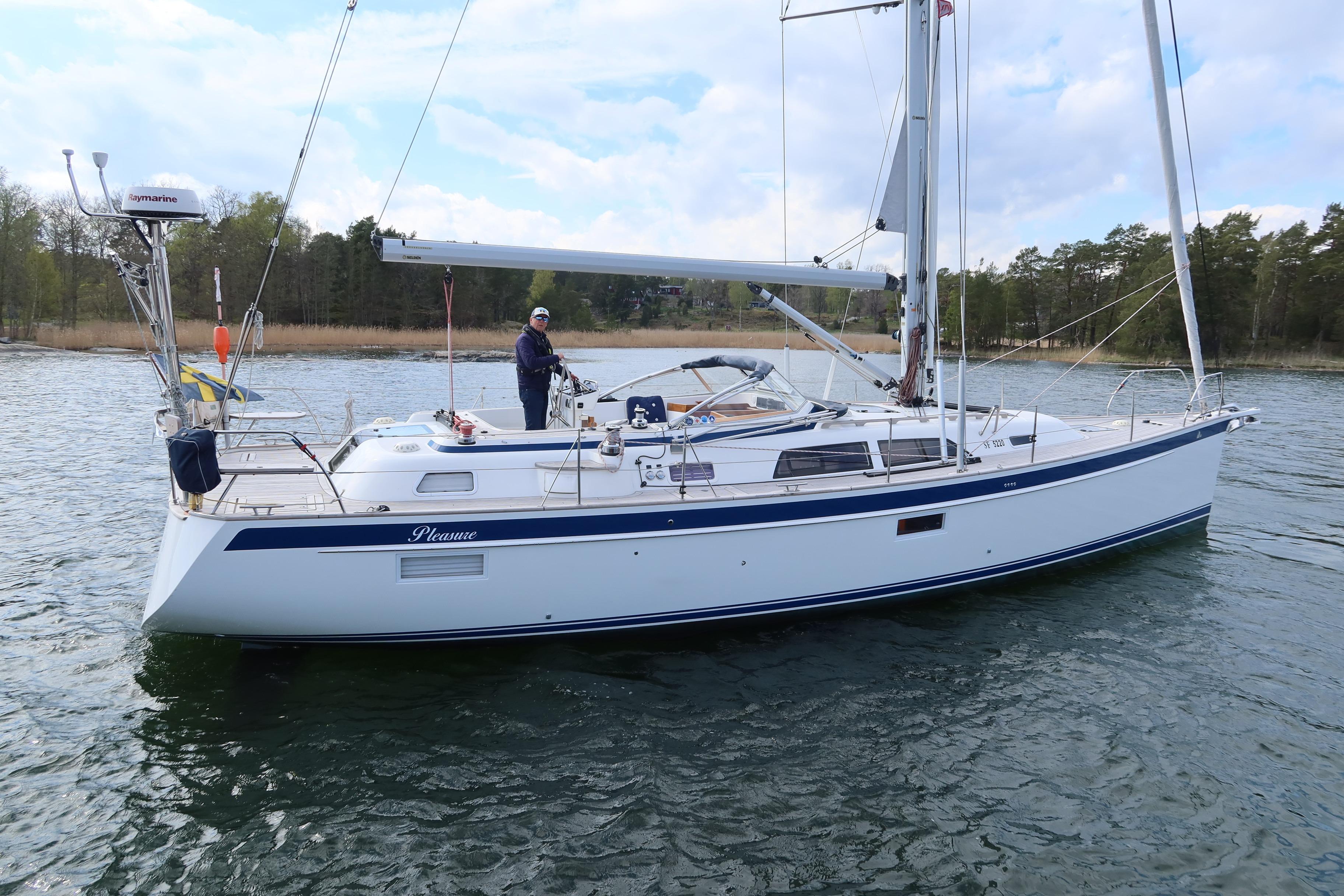 2018 Hallberg-Rassy Hallberg Rassy 44 for sale in Värmdö, Sweden