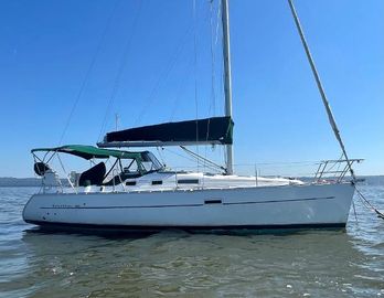2006 Beneteau 323 Boats
